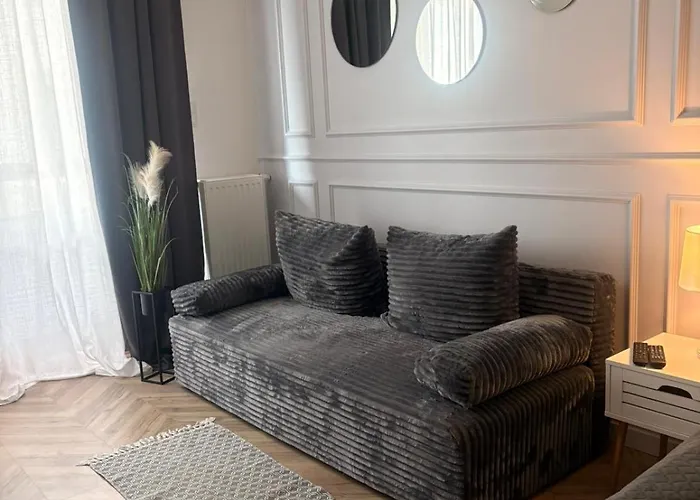 Bellamore Apartment *